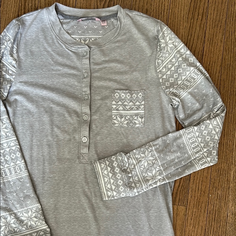 La Vie En Rose XS Nightshirt, Gray Henley with White Accents